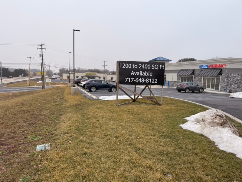 Pylon & Pole Signs | Retail | Harrisburg, Pennsylvania | Vinyl