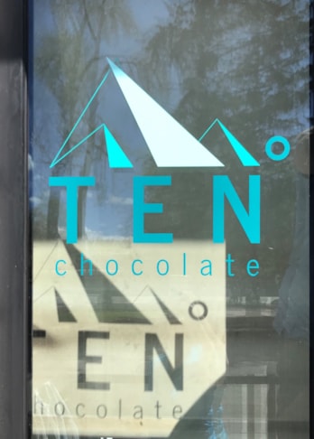 Window Decals, Signage & Graphics