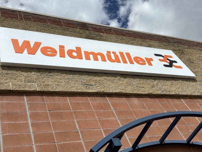 Lightbox Signs | Transportation, Logistics, & Distribution