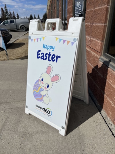 From Sidewalk to Storefront: How Sandwich Boards Can Build Your Business