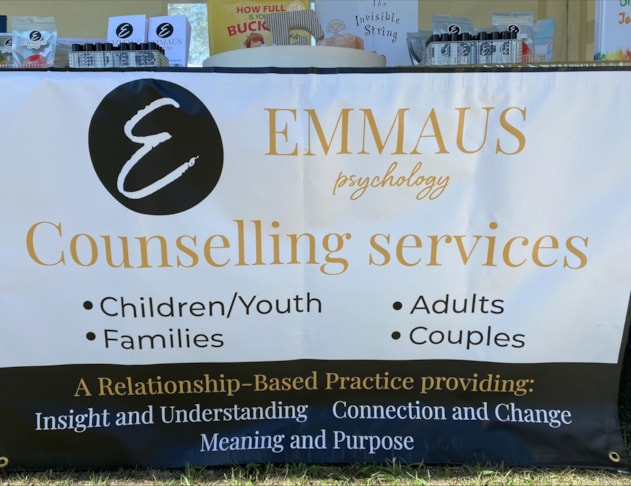 Fabric & Vinyl Outdoor Banners with bright graphics