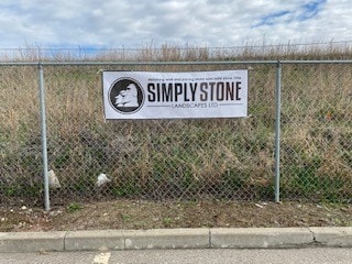 Fading tones can create elegant outdoor mesh banner