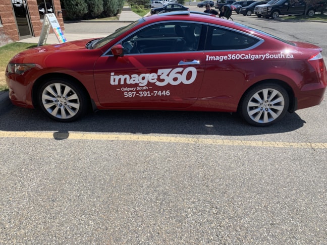 With 60 impressions per km, vehicle decals give a great return for your marketing spend!