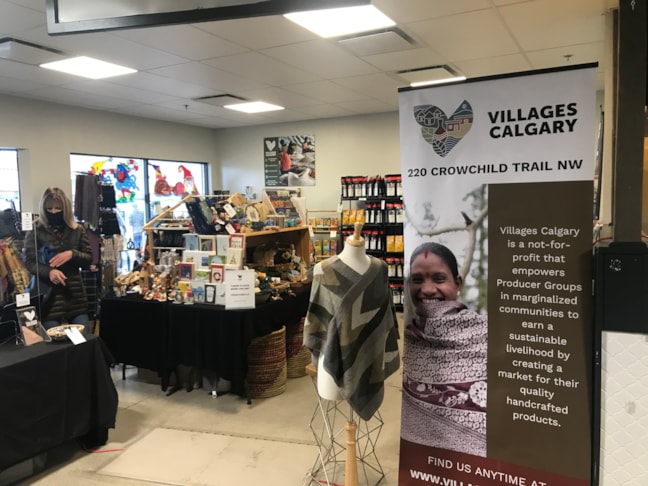 Put your best image forward—with ease and convenience—with retractable banners, floor banners and standing banners from Image360