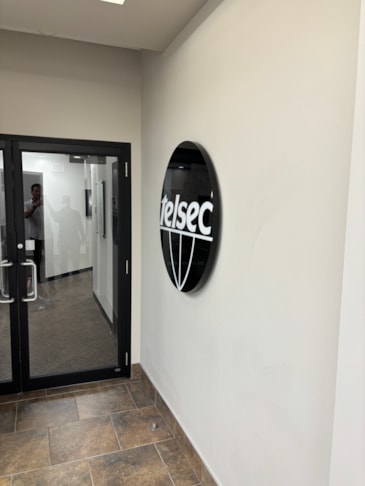 Edgelit and Backlit Signs