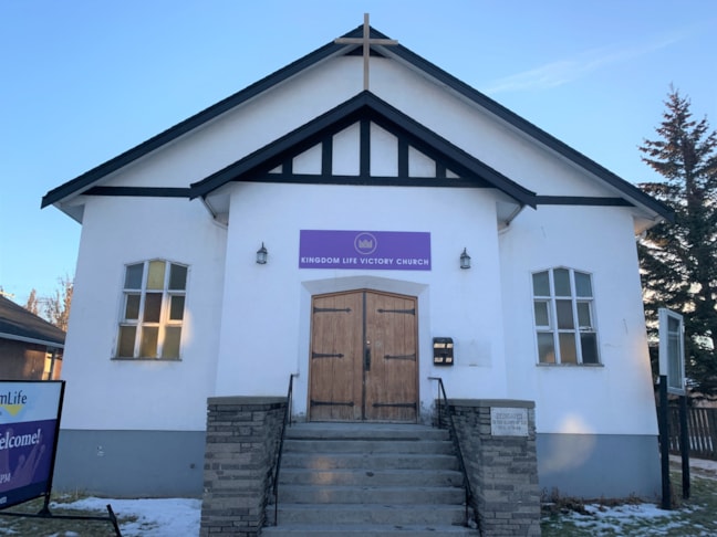 Outdoor Signage shares your location with your congregation