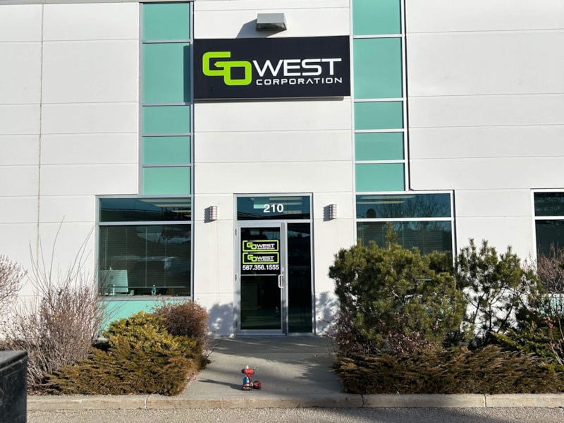 Outdoor Signage | Service and Trade Organizations | Calgary, Alberta | Aluminum