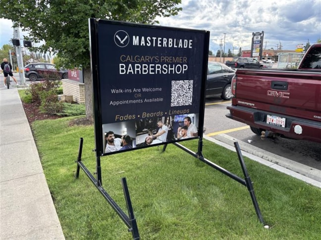 Changeable Letter Signs & Message Boards | Fresh curb appeal for Masterblade Barbershop — this curbside sign at Fairmount and Southland makes it easy to spot your next great haircut.
