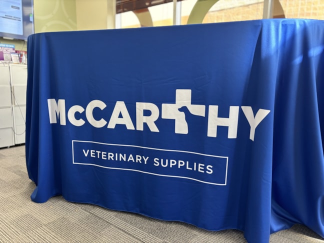 Table Throws & Runners Transform your display ! ?? Perfect for trade shows, events, and presentations—make your brand stand out in style!