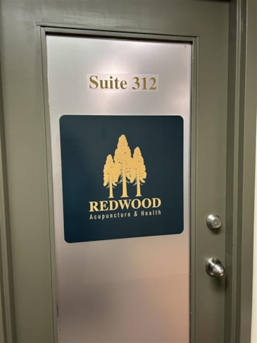 Door Decals | First impressions matter ??? These custom door graphics for Redwood Acupuncture & Health create a welcoming, professional entrance while showcasing their brand clearly to every visitor.