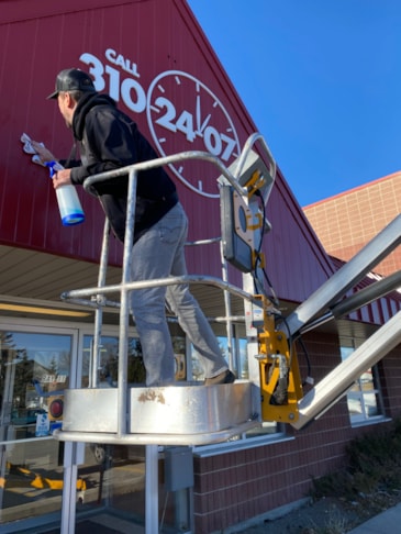 3D Signs & Dimensional Lettering, Acrylic Letters, Outdoor Letters