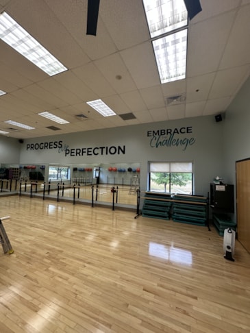 Wall Murals & Graphics