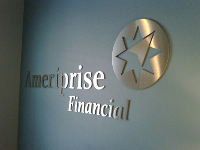 3D Signs & Dimensional Letters