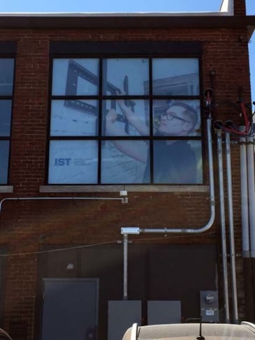 Second-Surface Perforated Window Vinyl for IST in Kansas City, Missouri