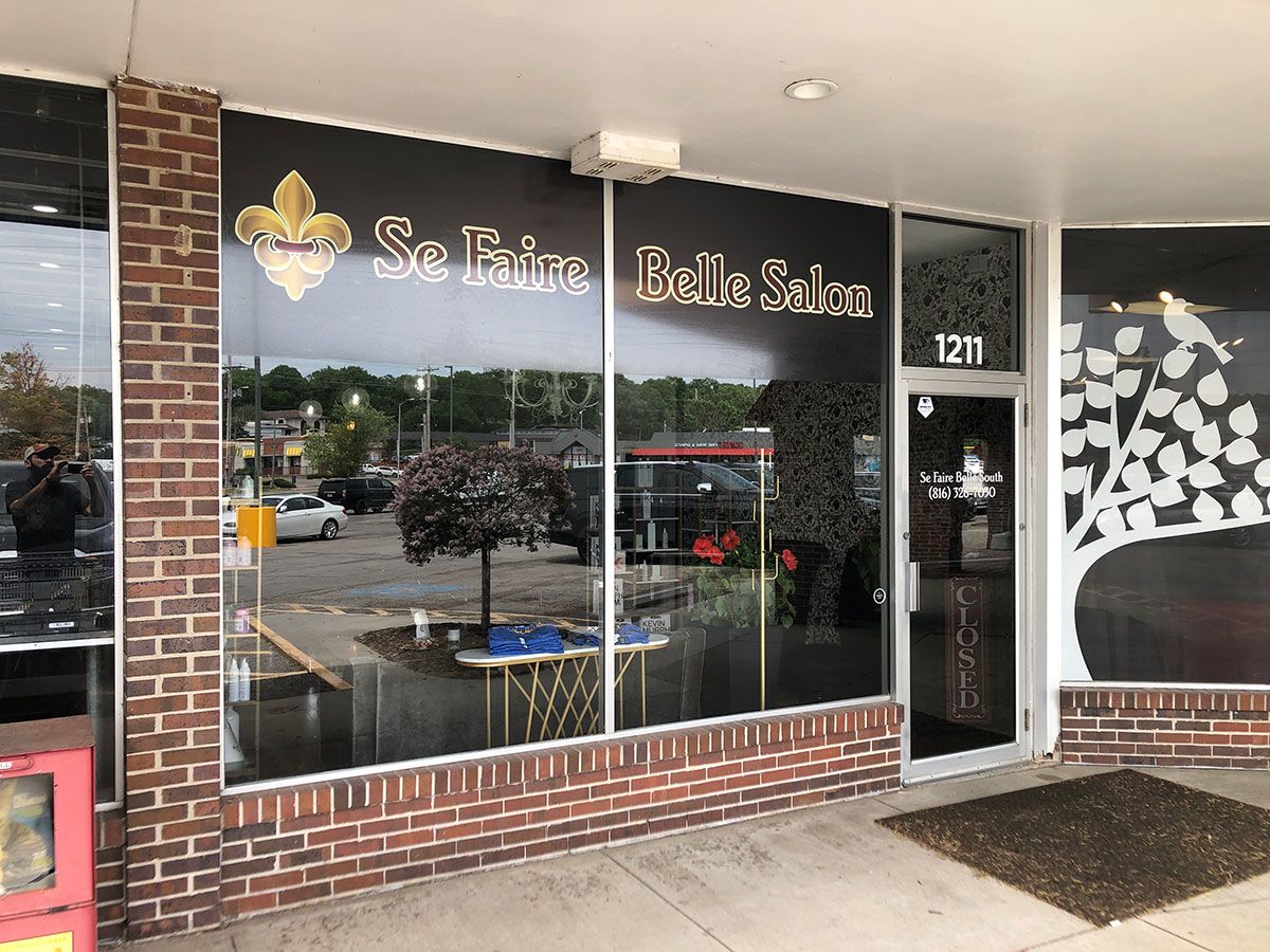 Perforated Window Vinyl Graphics for Se Faire Belle Salon in Kansas City, Missouri