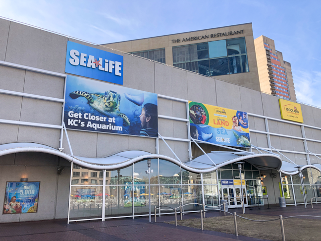Exterior Vinyl Outdoor Vinyl Banners for Legoland and SeaLife in Kansas City, Missouri