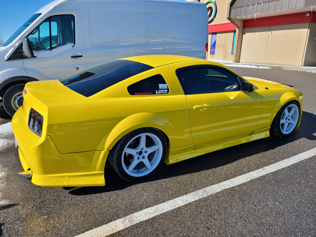 Vehicle Graphics & Lettering