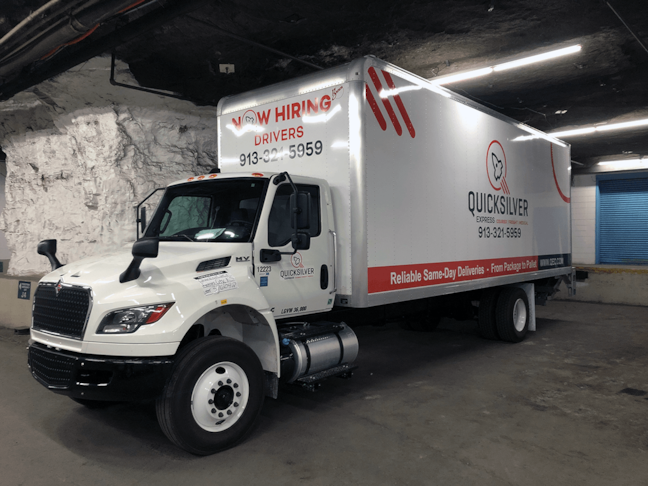 Box Truck Graphics for Quicksilver Courier in Kansas City, Kansas