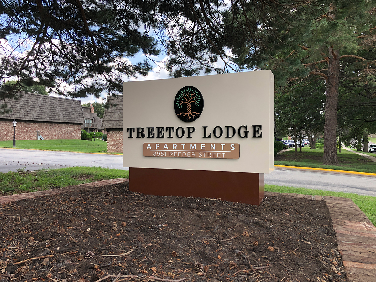 Aluminum Monument Sign with Dimensional Logo and Lettering for Treetop Lodge Apartments in Overland Park, Kansas
