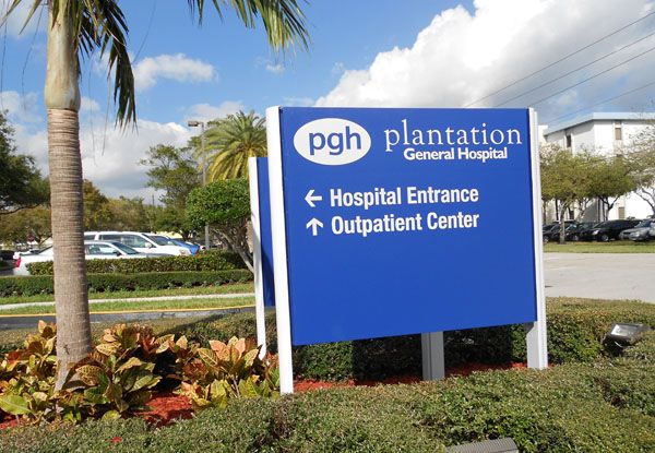  - Post-and-Panel-Entrance-Signage-Healthcare-Image360-Lauderhill