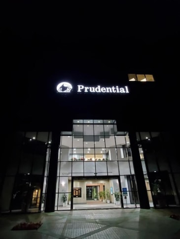 Edgelit and Backlit Signs