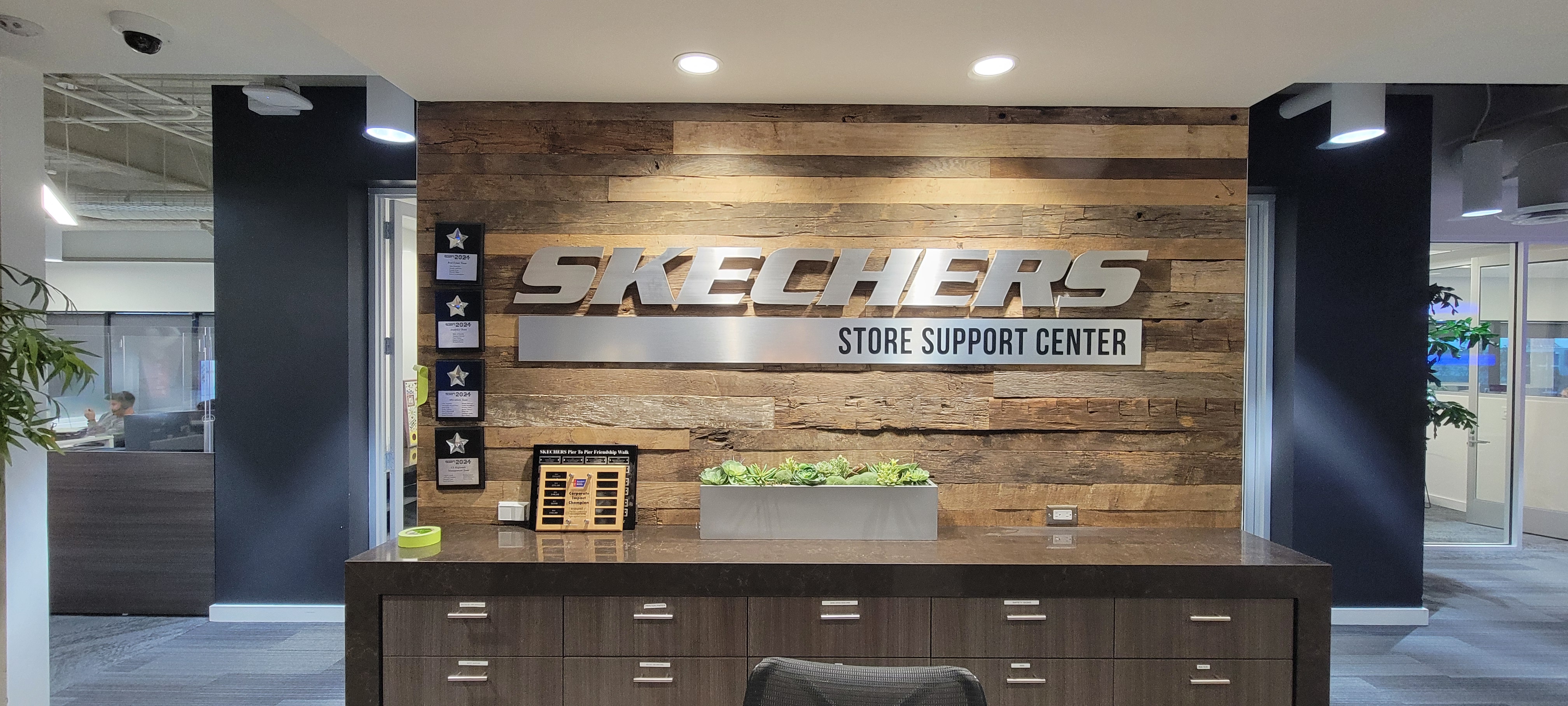 Dimensional Letters & 3D Signs | Retail | Metal