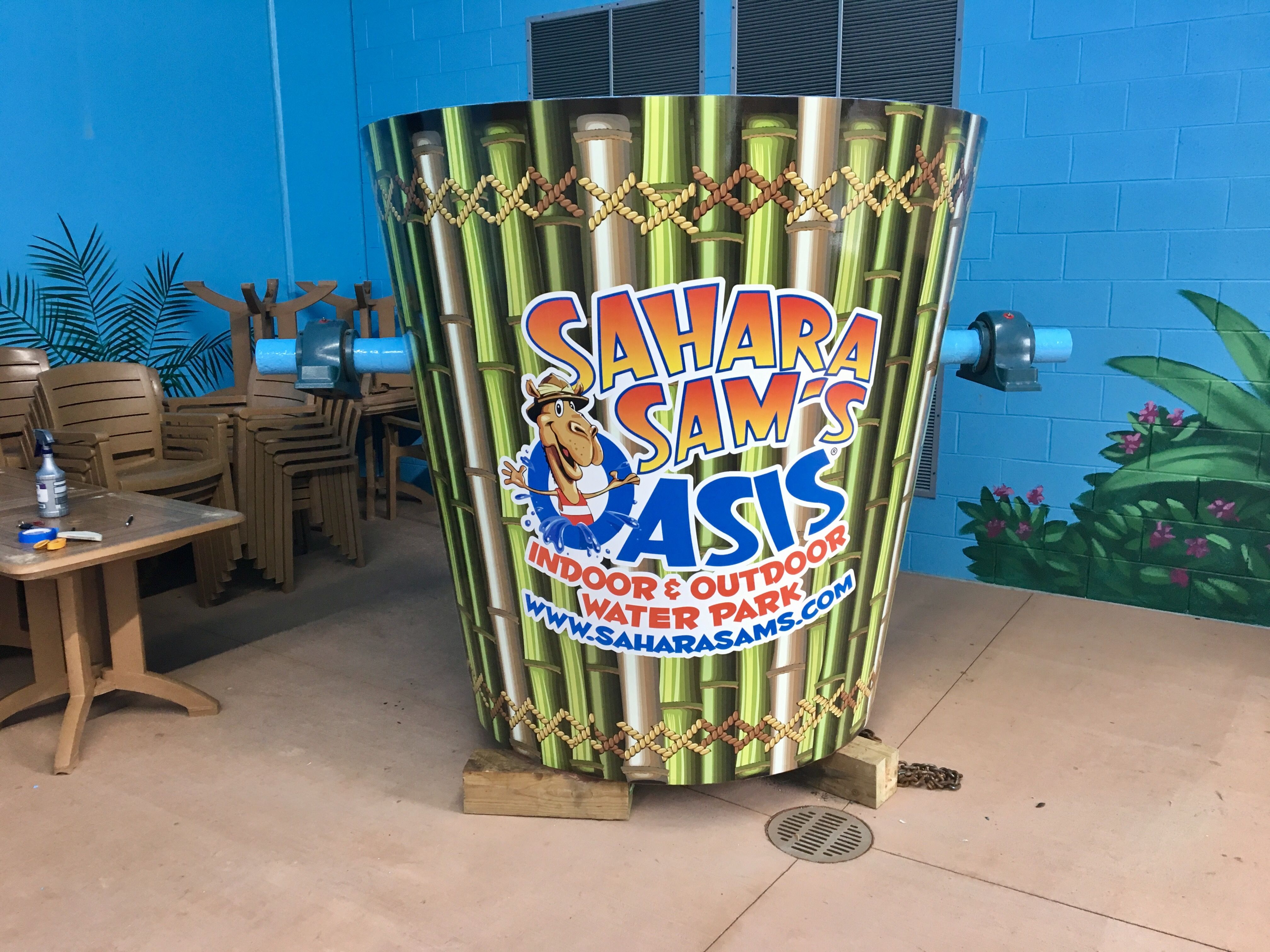 Waterproof Vinyl Graphics Highlight Amusement Park Attraction