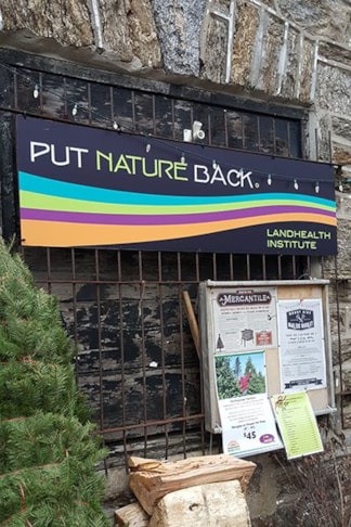 Fabric & Vinyl Outdoor Banners