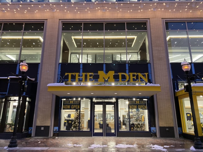 3D Signs & Dimensional Letters & Logos