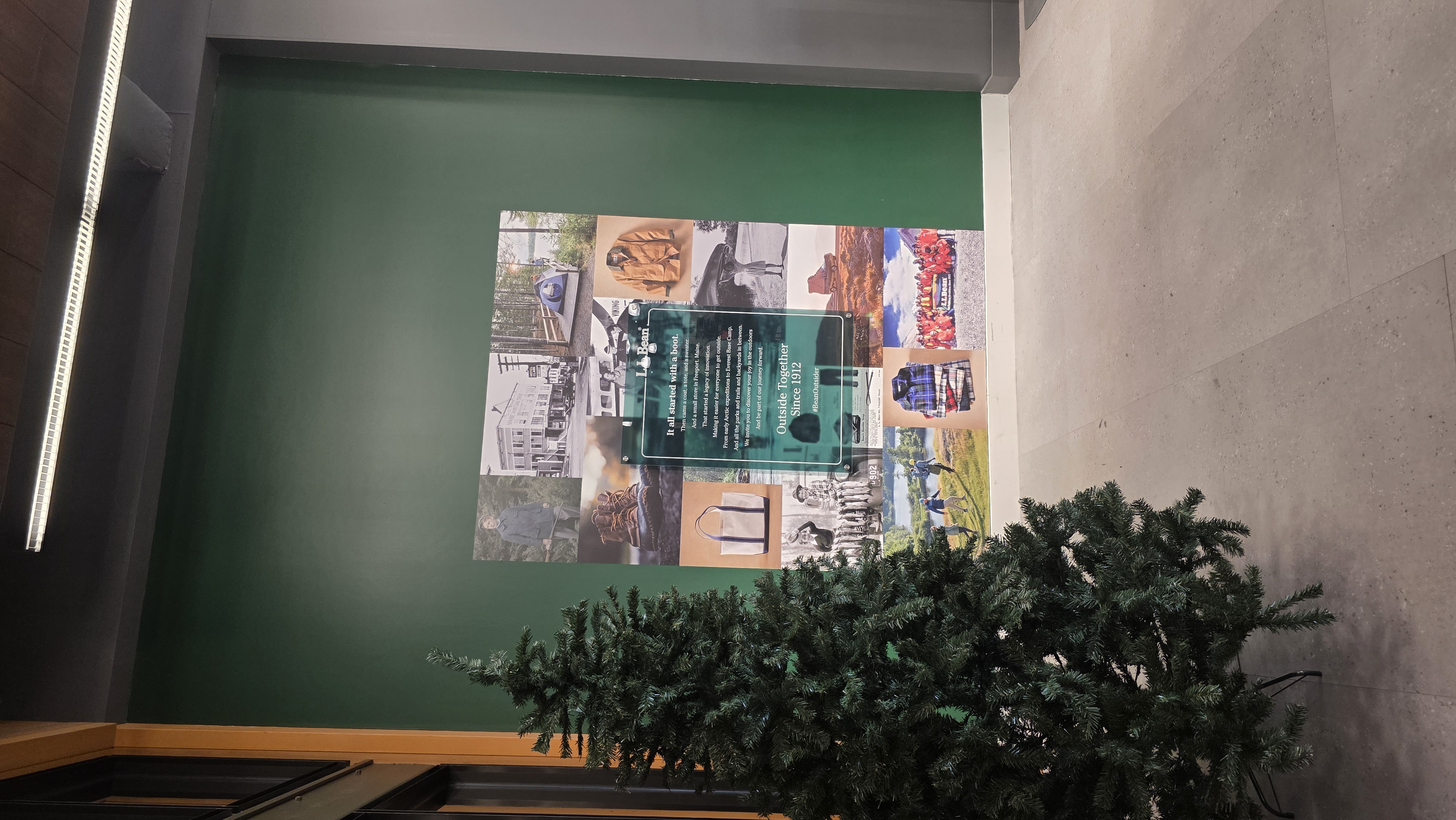 Custom Acrylic & Plastic Displays