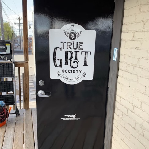 Custom Decals, Wraps & Lettering