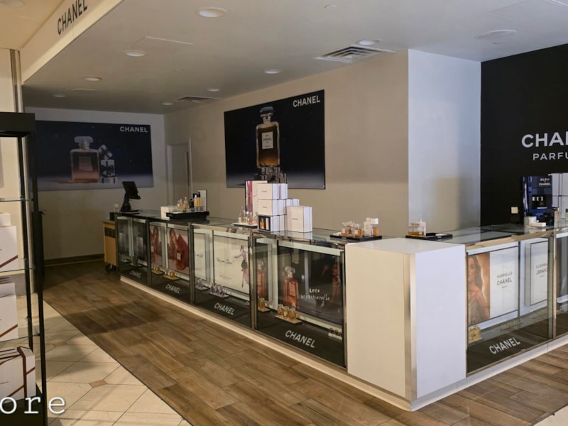 Wall Murals & Graphics