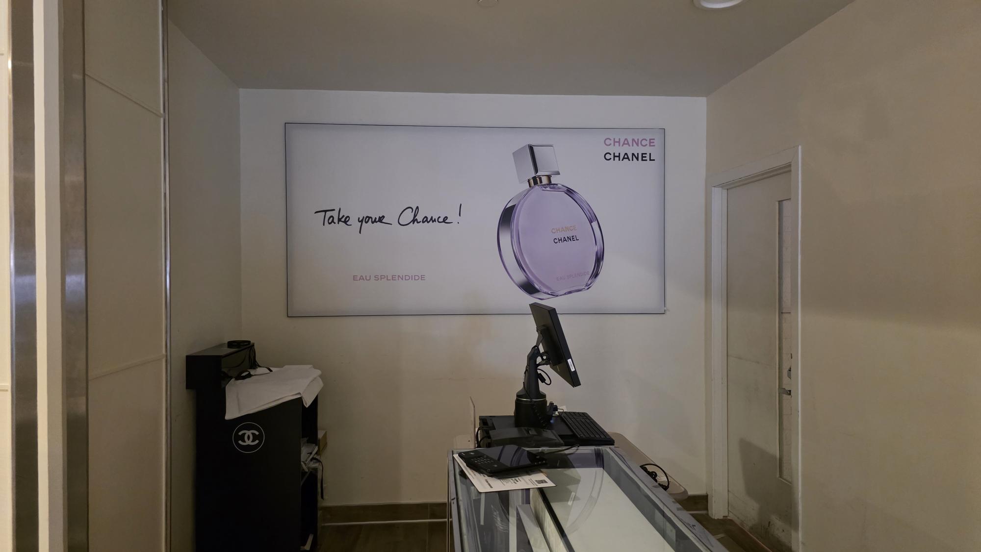 Wall Murals & Graphics