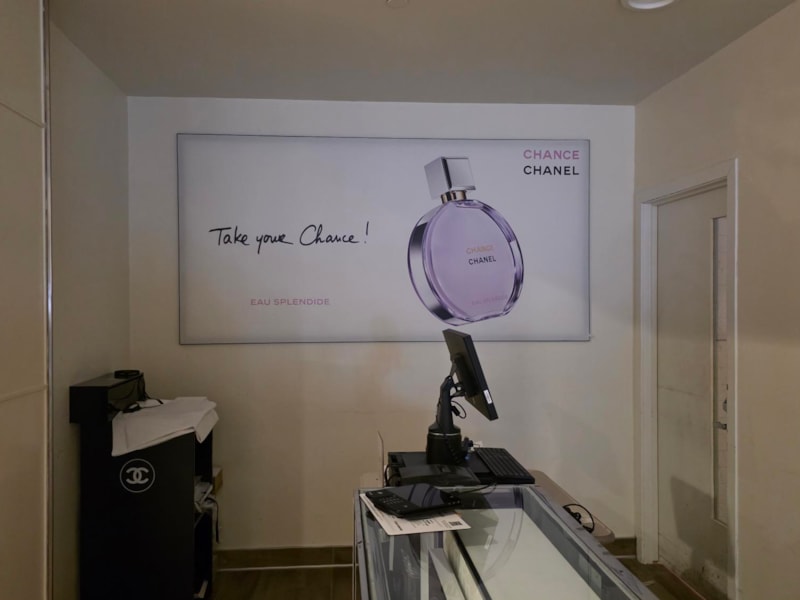 Wall Murals & Graphics