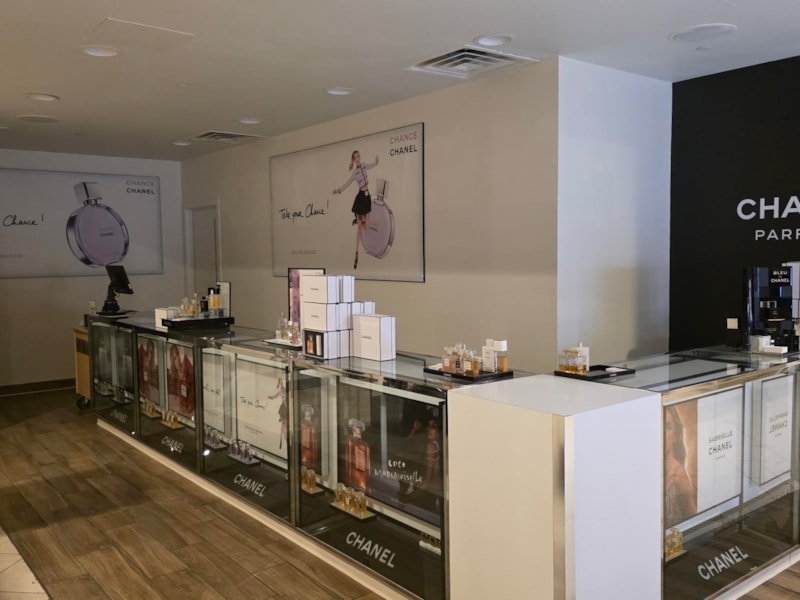 Wall Murals & Graphics