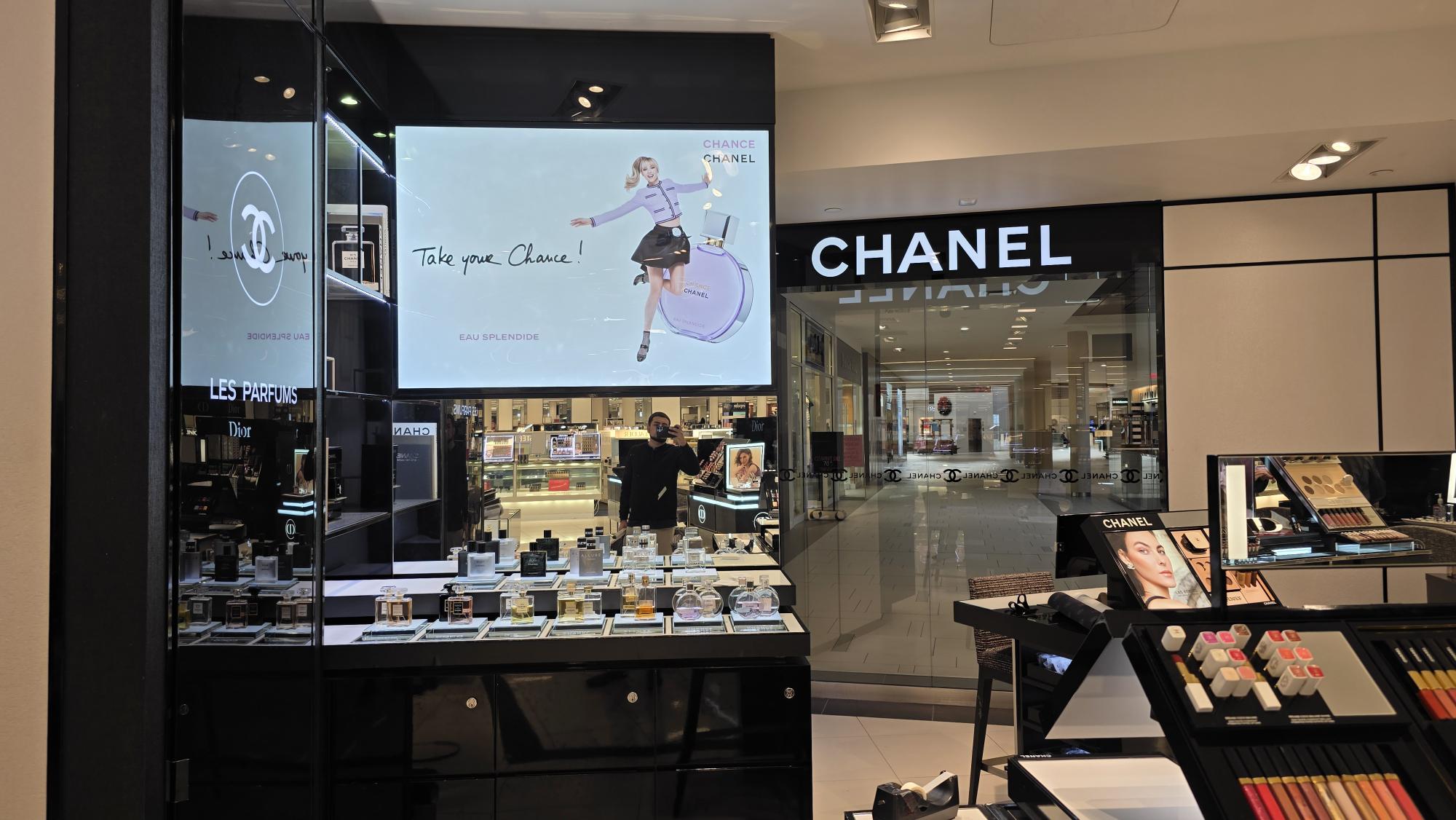 Wall Murals & Graphics