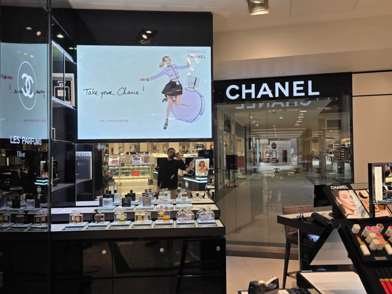 Wall Murals & Graphics