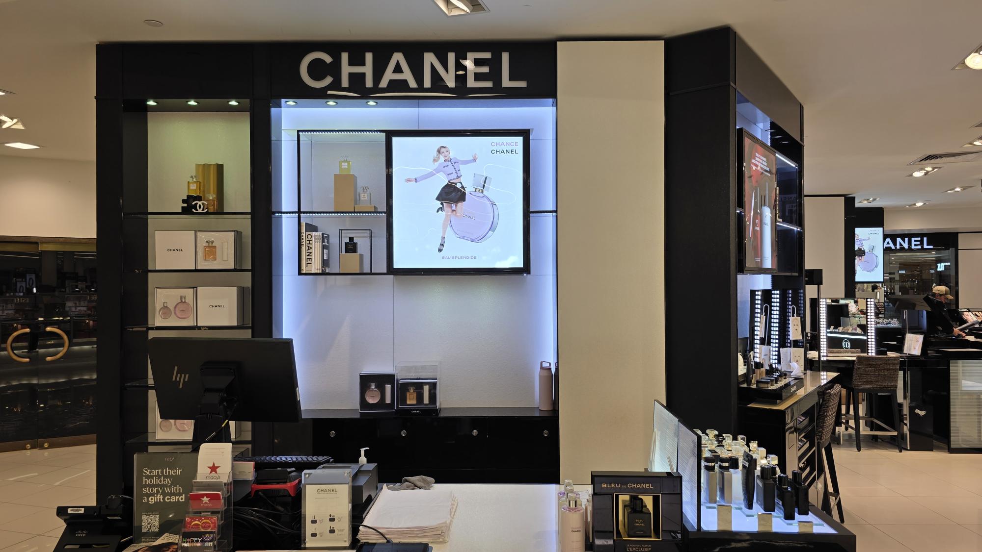 Wall Murals & Graphics