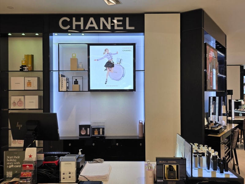 Wall Murals & Graphics