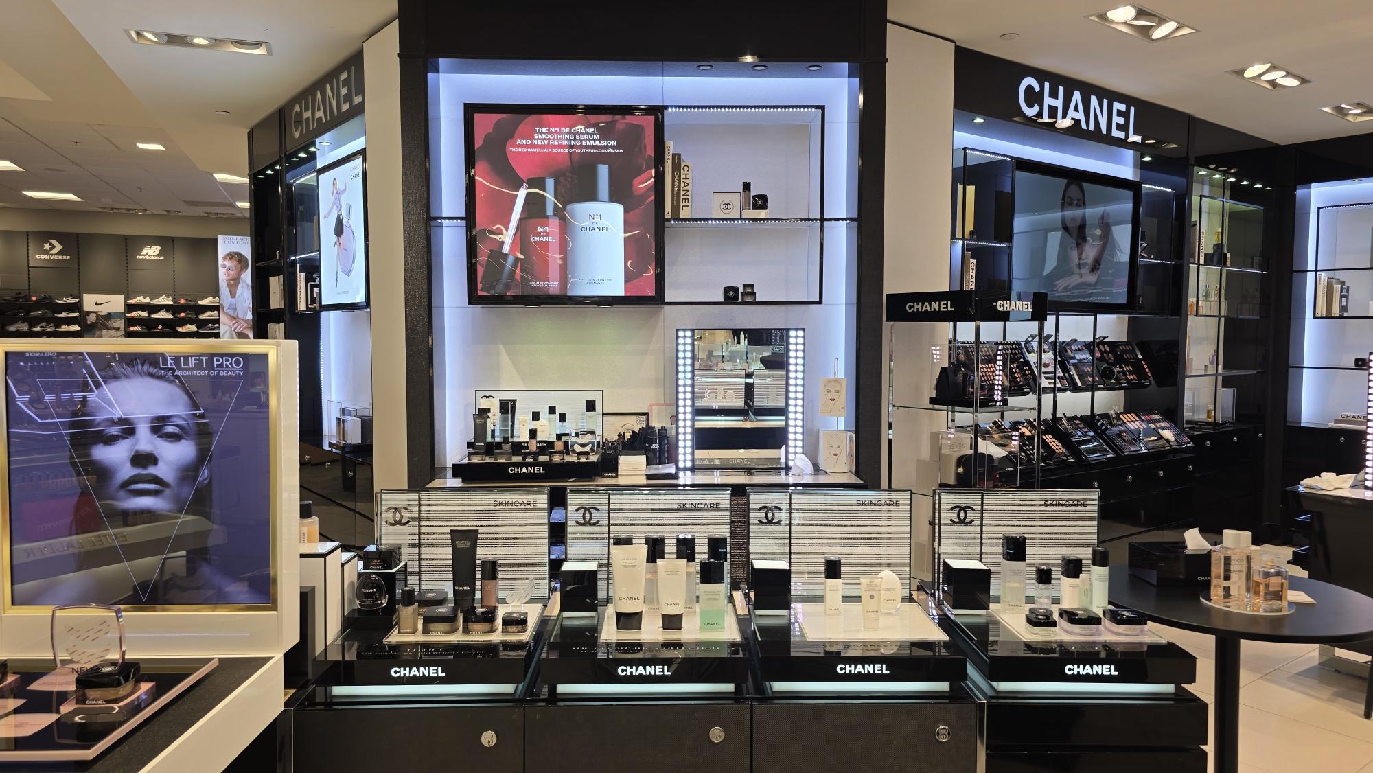 Wall Murals & Graphics