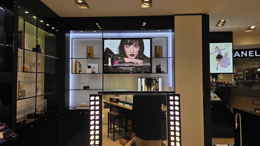 Wall Murals & Graphics