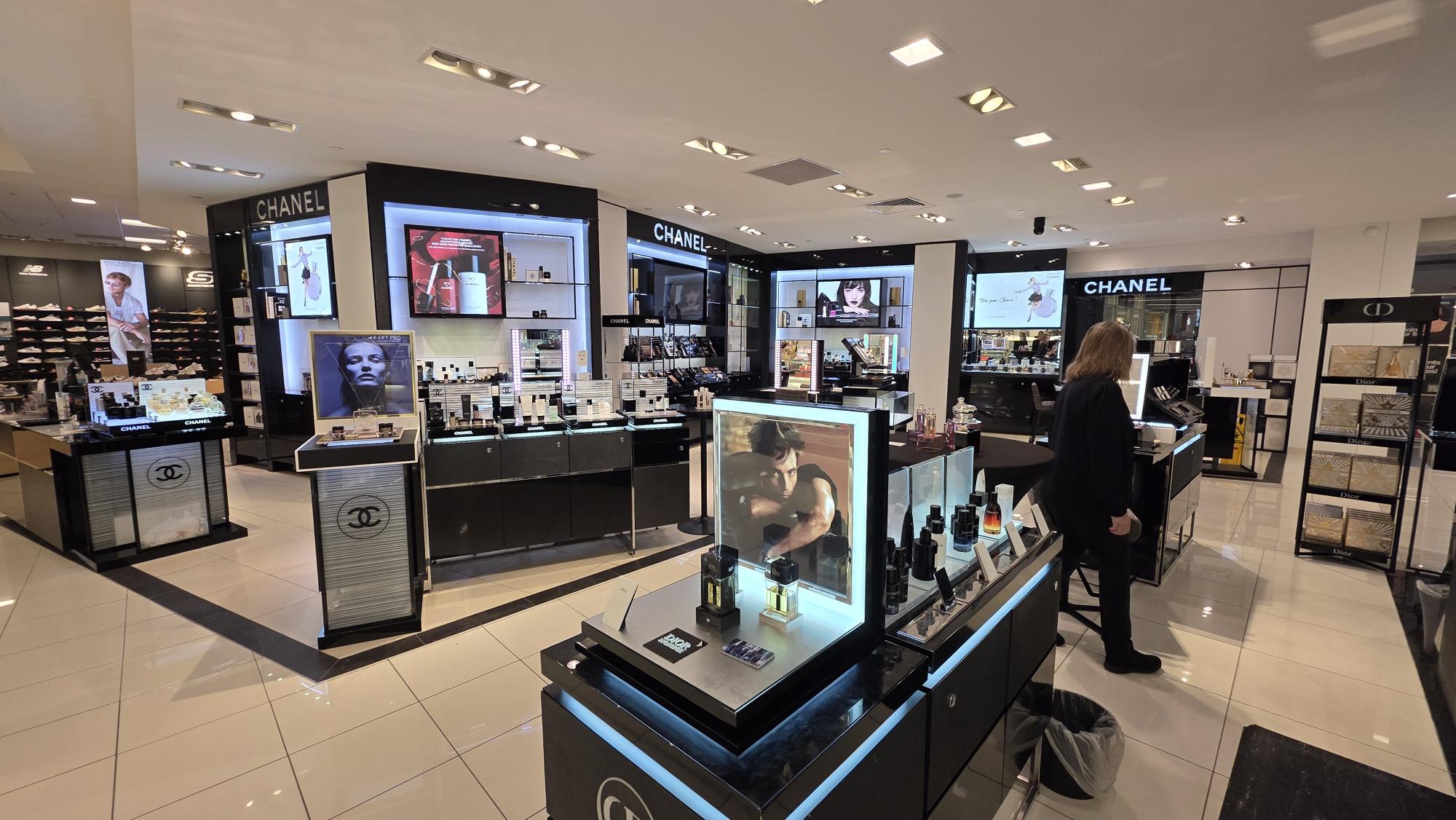 Wall Murals & Graphics