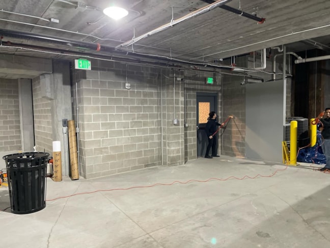 Wall Murals & Graphics