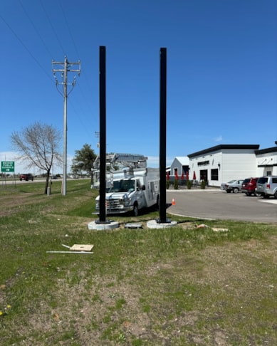 Pylon & Pole Signs