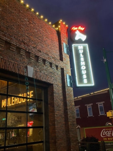 3D Signs & Dimensional Lettering