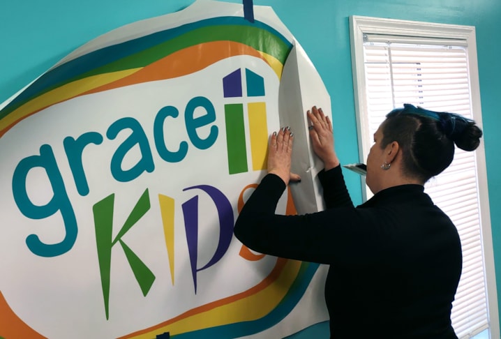 Wall Murals & Graphics