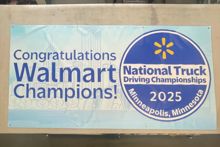 Fabric & Vinyl Outdoor Banners | Retail