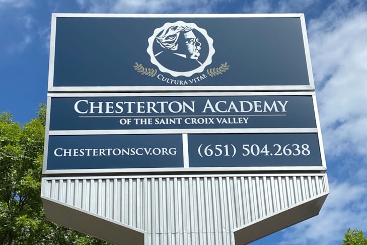 Pylon & Pole Signs | K-12 School Signs & Displays