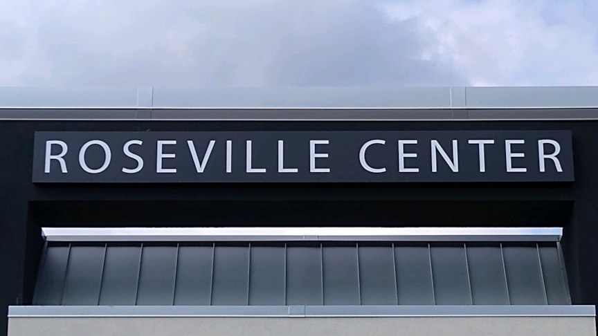 Pylon & Pole Signs | Retail