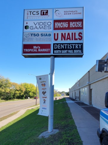 Pylon & Pole Signs | Restaurants & Foodservice